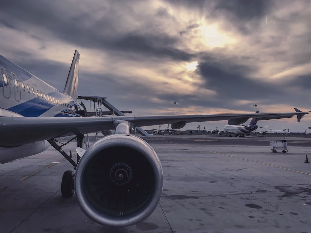 Skybound Comfort: Business Class Flights Redefining Air Travel